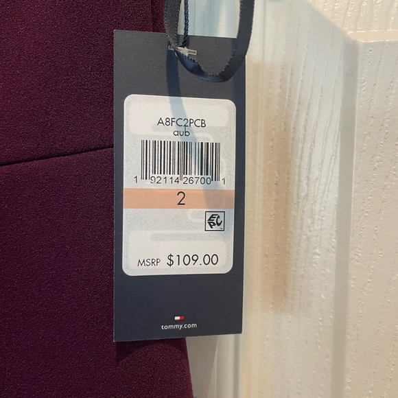 New Tommy Hilfiger Dress - Picture 4 of 7